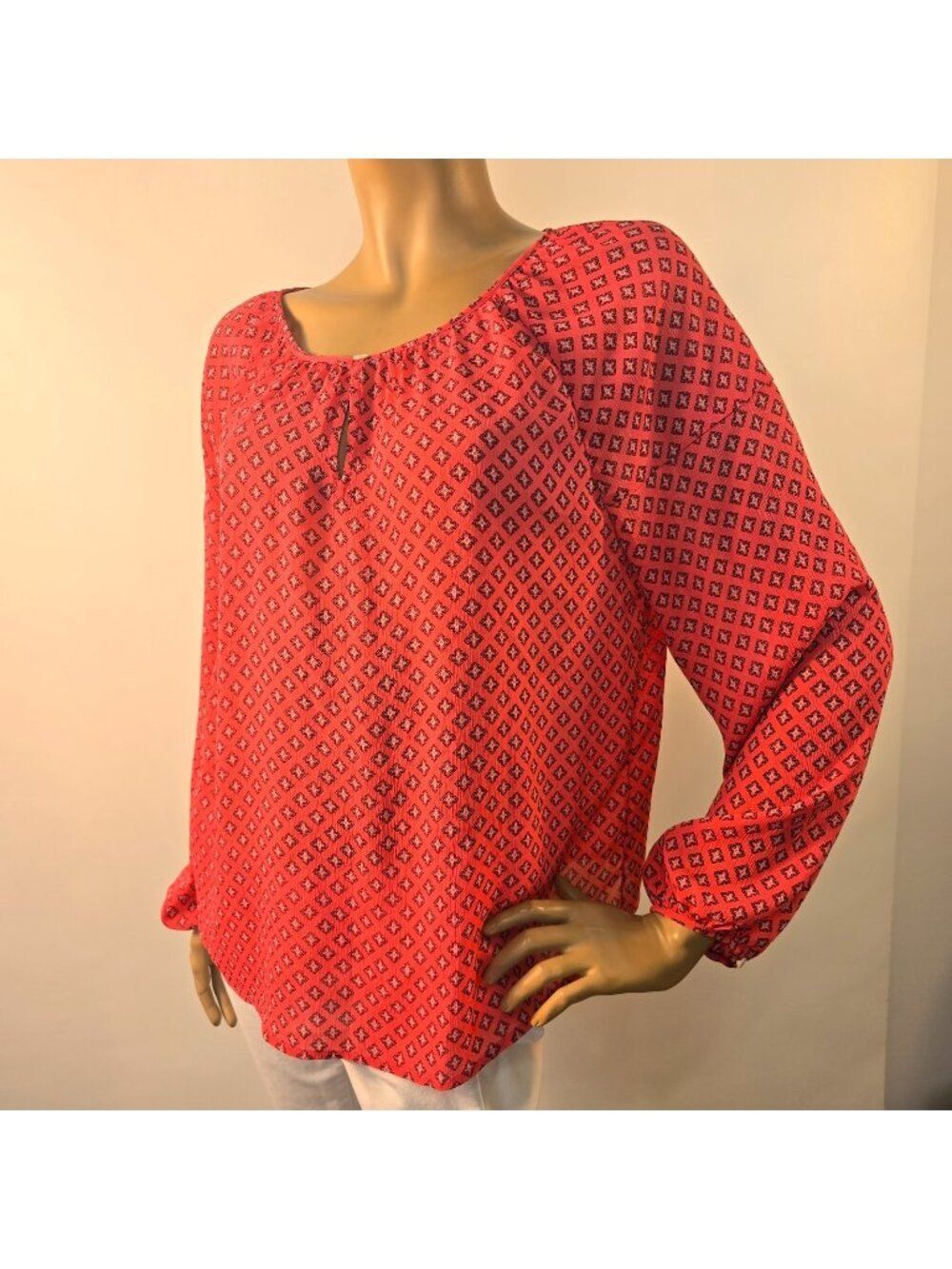 Vince Camuto Blouse Size Medium Coral Red All Over Print Long Blouson Sleeve